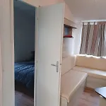 Mobilhomes Cozy 2 Ou 3 En Bordure D'etang 3 Etoiles