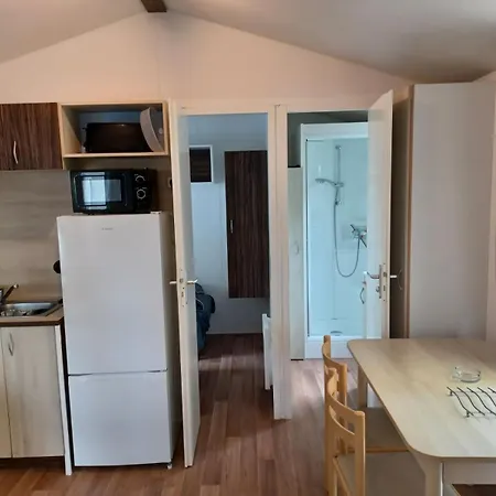 Sejour Normandie - 2 Mobilhomes Premium 3ch-6p Et 2ch-4p Avec Clim, Tv & Wifi Dans L'eure Кемпинг Ivry-la-Bataille