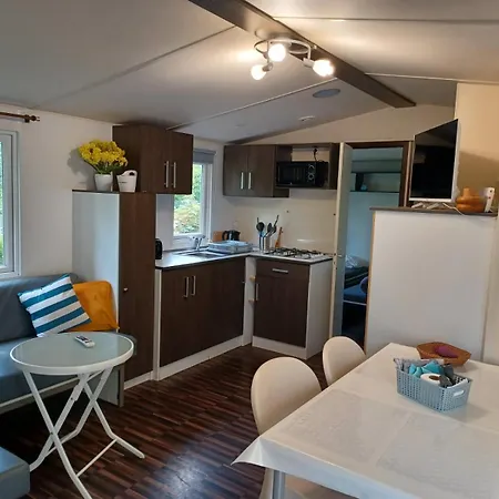 Sejour Normandie - 2 Mobilhomes Premium 3ch-6p Et 2ch-4p Avec Clim, Tv & Wifi Dans L'eure *