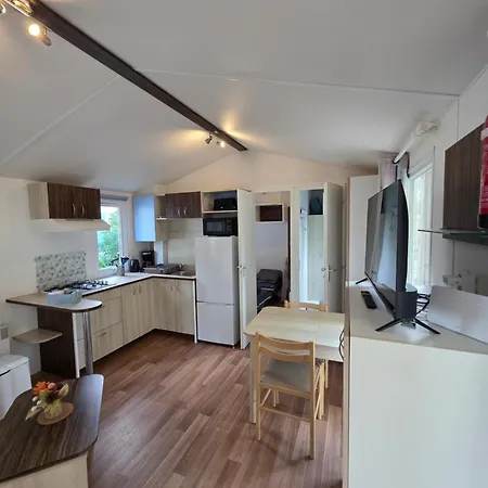 Кемпинг Sejour Normandie - 2 Mobilhomes Premium 3ch-6p Et 2ch-4p Avec Clim, Tv & Wifi Dans L'eure *