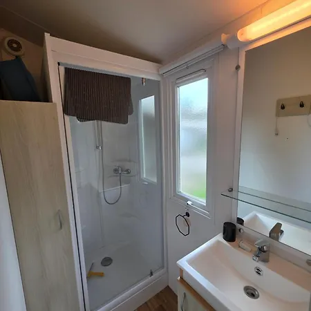 Sejour Normandie - 2 Mobilhomes Premium 3ch-6p Et 2ch-4p Avec Clim, Tv & Wifi Dans L'eure * Ivry-la-Bataille